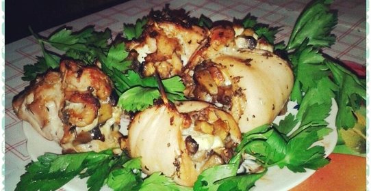 Рулетики из куриной грудки, грибов и адыгейского сыра