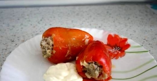 Фаршированный перец со сметаной