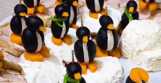 Куриный рулет и быстро-маринованная курица для фуршета (Пингвины на куриных льдинах)