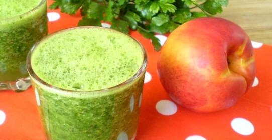 Зеленый коктейль с нектарином