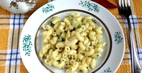 Макароны с соусом из авокадо