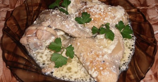 Тушеные куриные крылышки