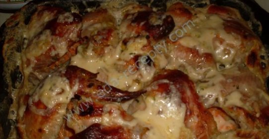 картошка с куриными крылышками и сыром в духовке