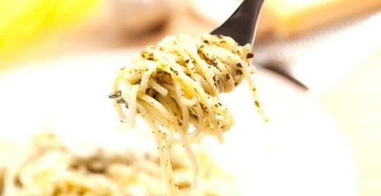 Лимонная паста с кедровыми орешками и тимьяном