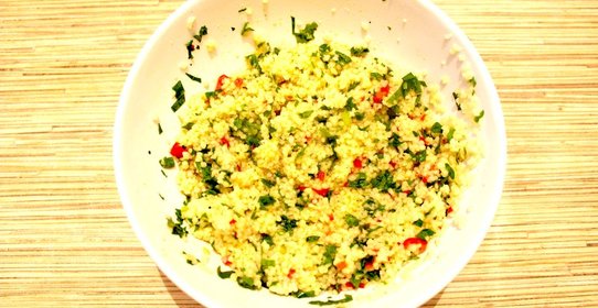 Кускус с чили, зеленью и лимонным соком