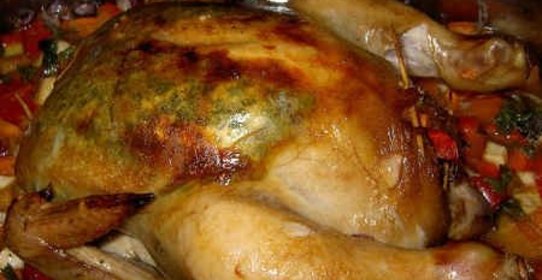 Курица, фаршированная грибами и сыром