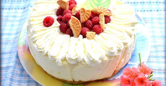 Торт из легкого творожного сыра «Малина со сливками»
