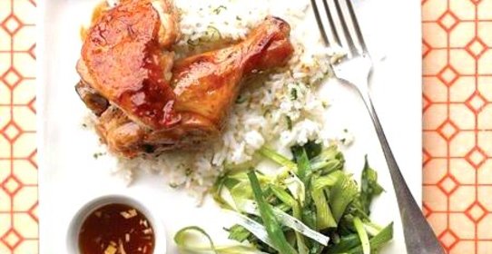 Курица с жареным луком и имбирем