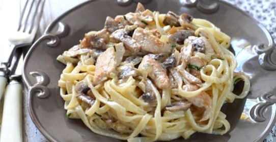 Подлива из грибов и курицы