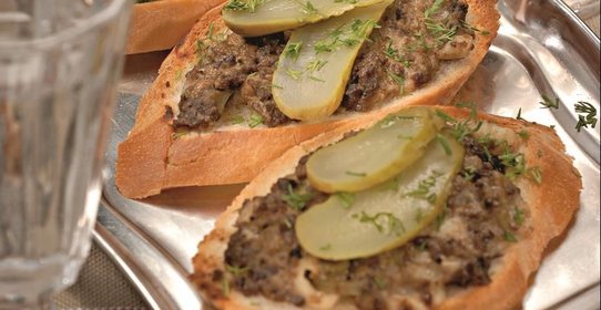 Тосты с куриным паштетом