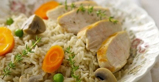 Куриное филе с рисом и грибами