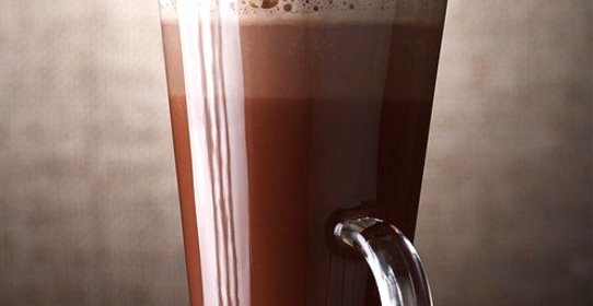 Горячий шоколад с ореховым ликером и ромом