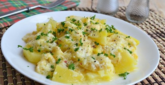 Картофель с сыром в микроволновке