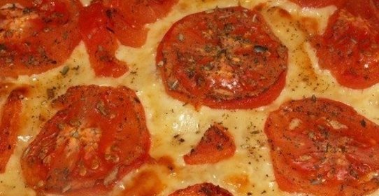 Свинина с помидорами и сыром