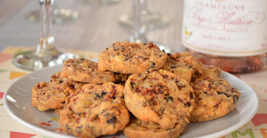 Итальянское печенье с оливками и чоризо