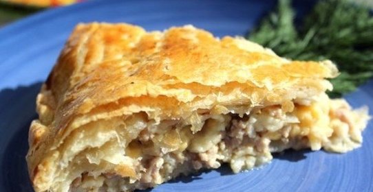 Пирог с фаршем и сыром