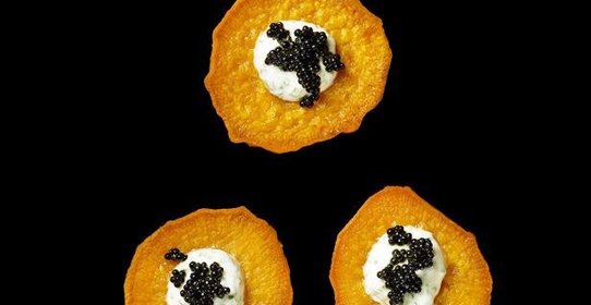 Сладкий картофель с икрой