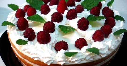 Персико - малиновый торт без выпечки