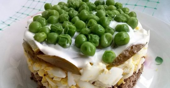 Салат с горошком