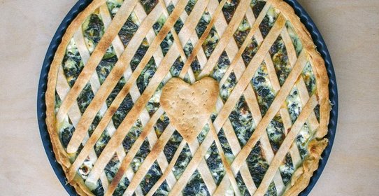 Пирог со шпинатом и брынзой