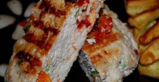 Котлеты из индейки с помидорами и сыром