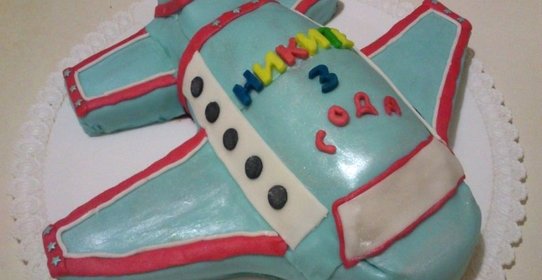 Торт в виде самолета