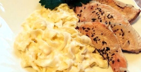 Паста в сливочном соусе c индейкой