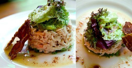 Салат из авокадо и крабового мяса под кедровым соусом с гренкой из хамона