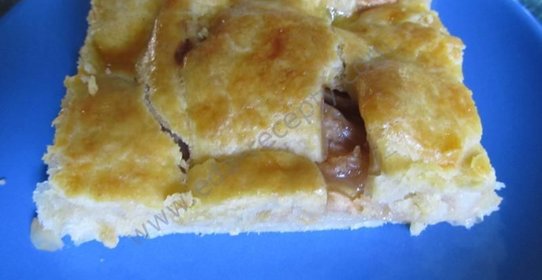 Яблочный пирог из слоеного теста с яблоками