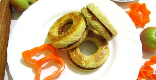 Песочное печенье со сливовым повидлом