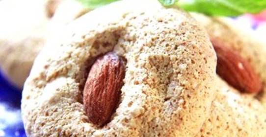 Рождественское печенье с корицей и миндалем