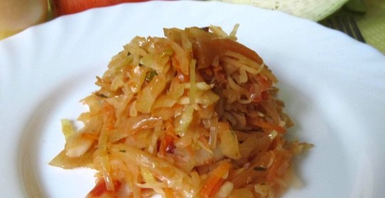 Капуста тушеная с луком-пореем