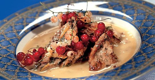 Свинина в соусе из белой смородины