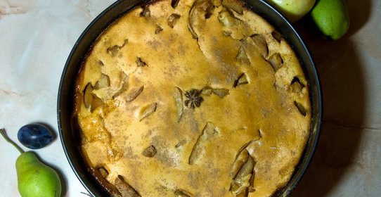 Медовая шарлотка с яблоками