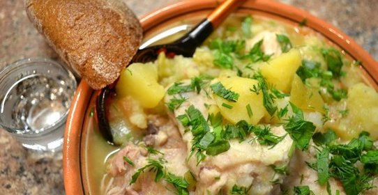 Курица с картошкой в горшочке