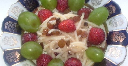 Макароны с ягодами