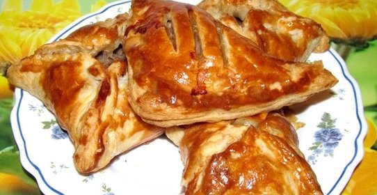 Слойки с фаршем