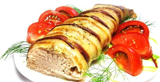 Запеченная свиная вырезка в беконе