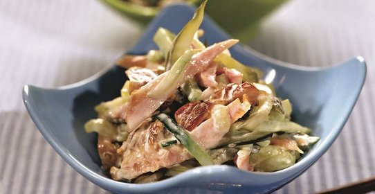 Салат из копченой куриной грудки