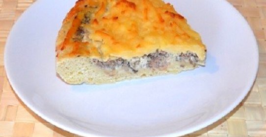 Пицца «Сайран» с сайрой, ананасами и соусом с бальзамическим белым уксусом