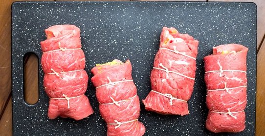 Рулетики из свинины с начинкой