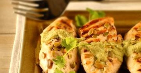 Курица на гриле с тыквенным соусом