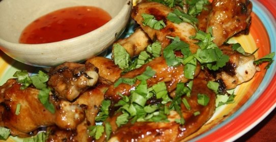 Крылышки в тайском стиле с кинзой и кокосовым молоком