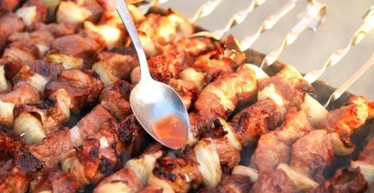 Свиные шашлыки в абрикосовой глазури