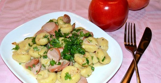 Галушки по-польски с сосисками
