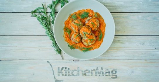 Домашние тефтели в томатном соусе