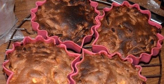 Шарлотка с яблоками в аэрогриле