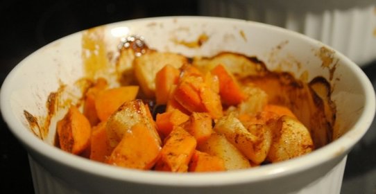 Сладкий картофель с яблоками