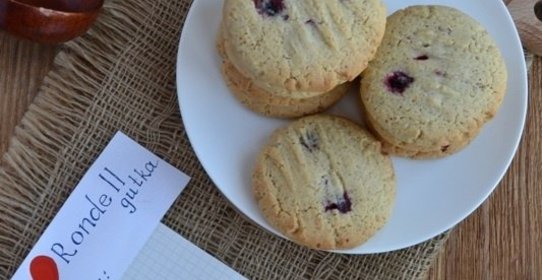 Миндальное печенье с малиной