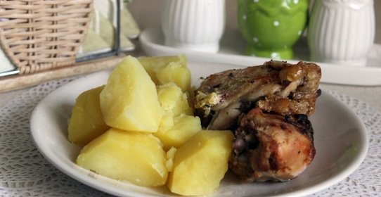 Куриные окорочка, запеченные в кефире с мятой и чесноком